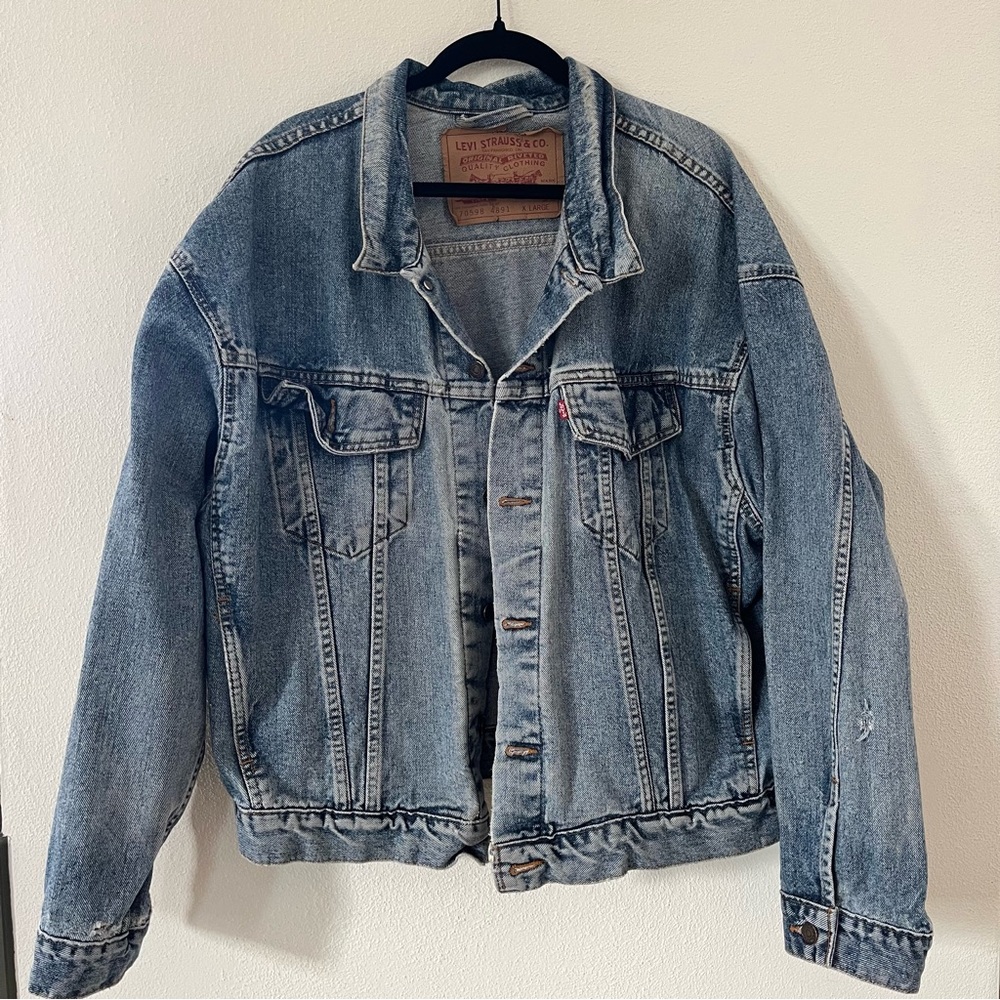 Vintage Levi’s Men or Women’s Oversized Denim Jacket